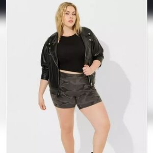 Torrid 5'' Pocket Bike Short Size 2